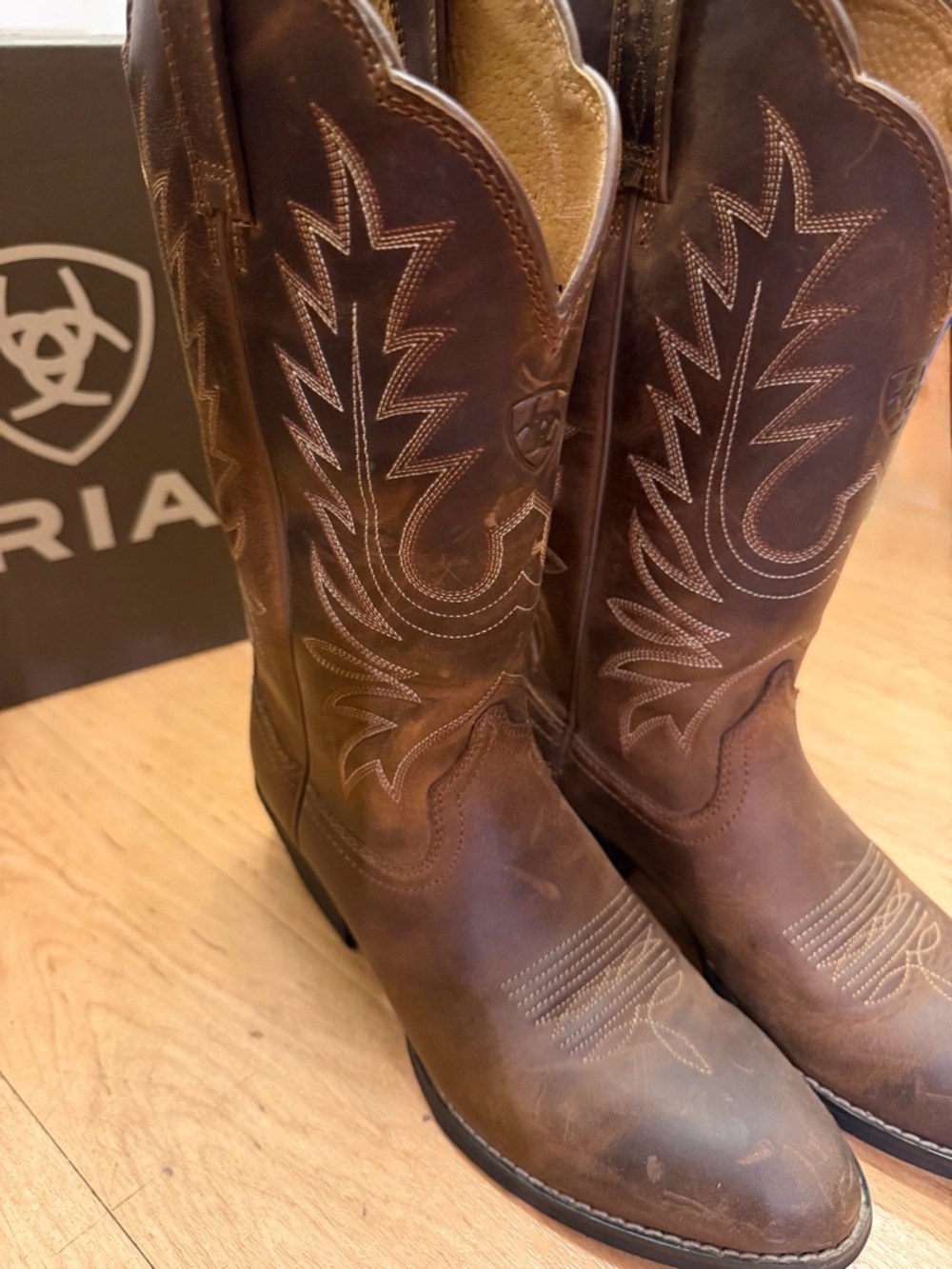 Ariat Brown Embroidered Leather Cowboy Boots - Picture 4 of 7